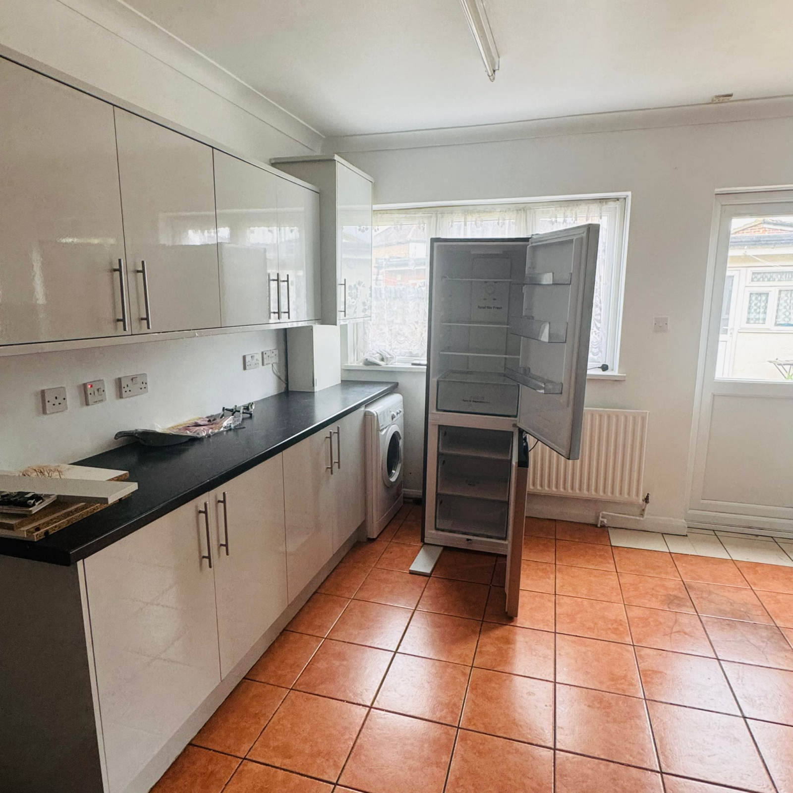 52aeebb043cb64bde3d54af8760b7075